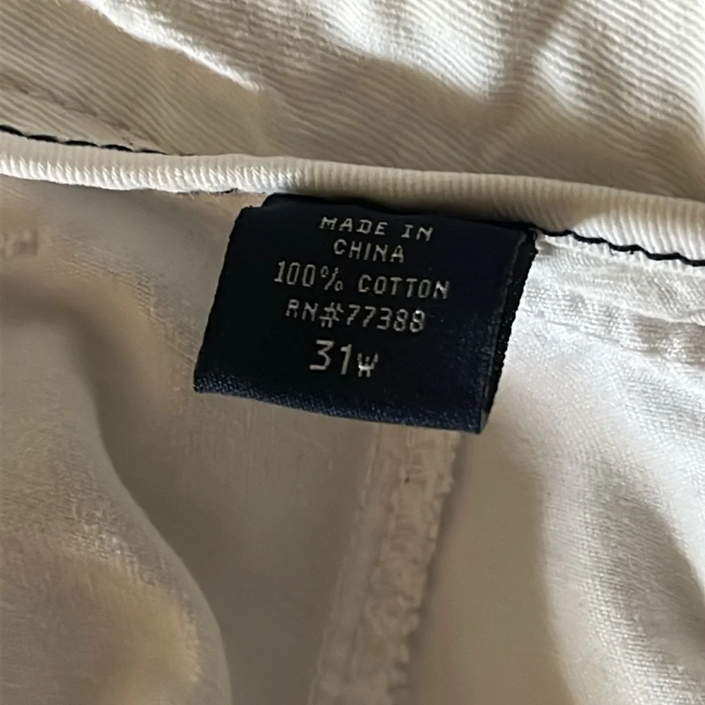 J Crew White Broken In Embroidered Scorpion Cut Off Bermuda Shorts Mens sz31 EUC